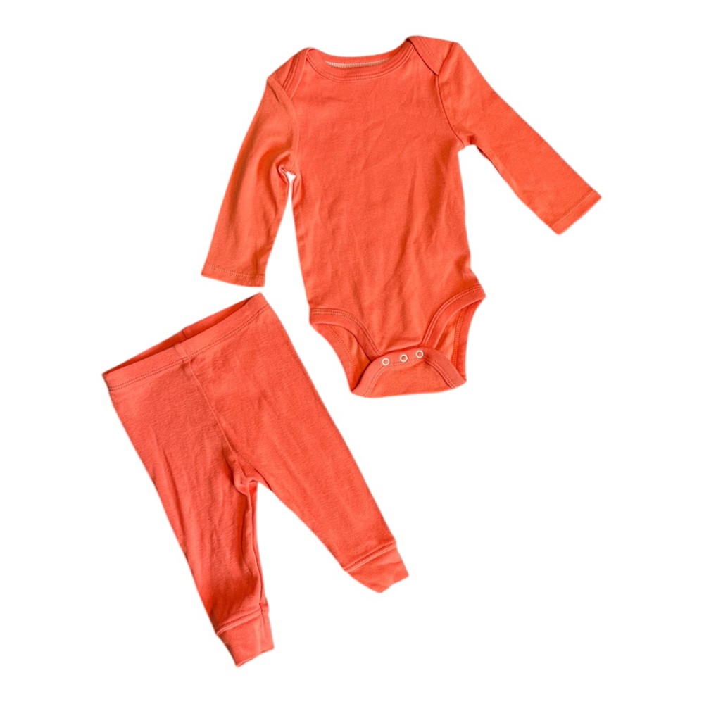#049, Cloud Island 2 piece bodysuit and pants, size 3-6 months